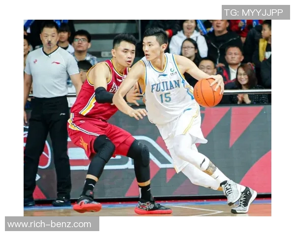 约翰-埃格伯努在CBA比赛中的闪耀表现，助力球队夺冠